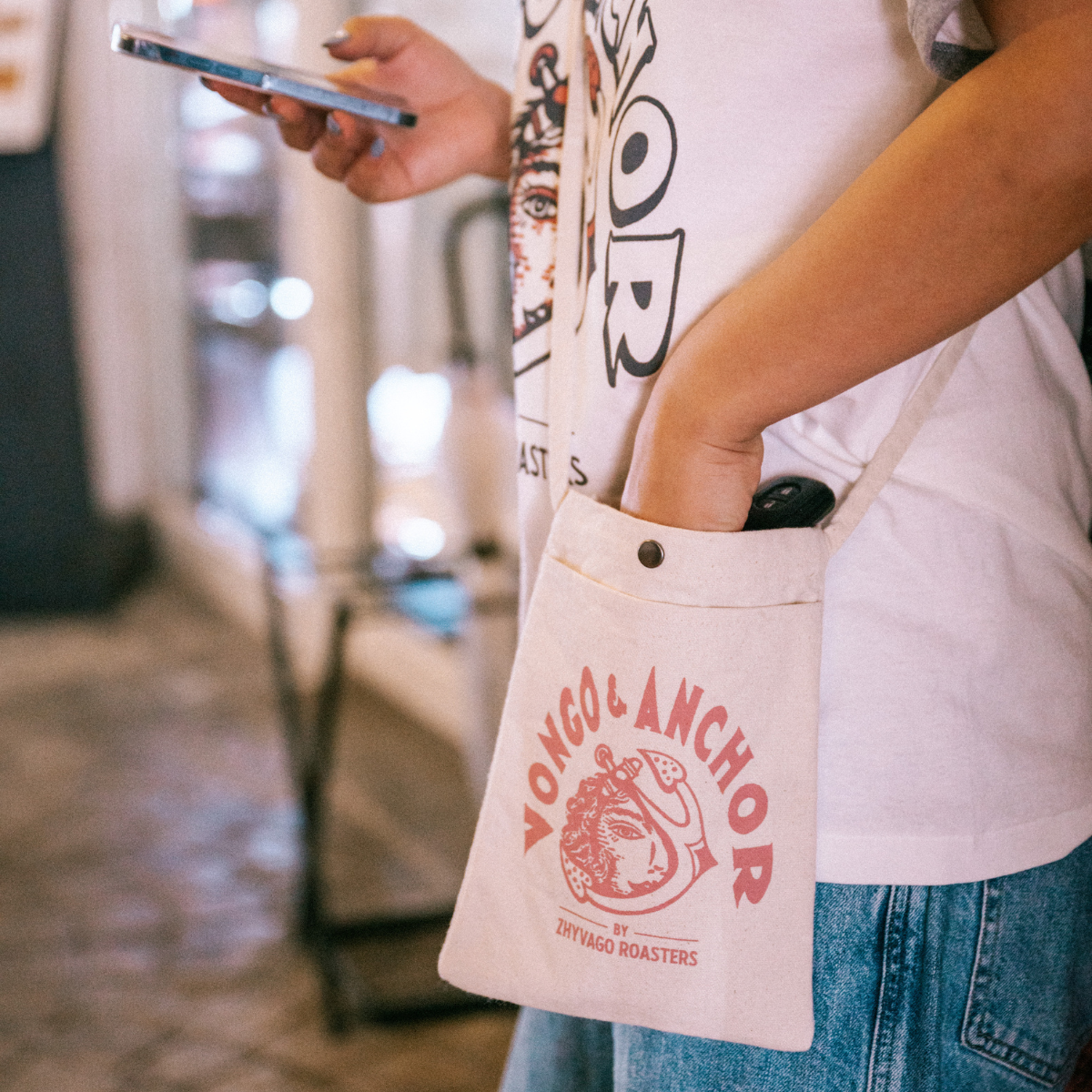 V&A Anchor Elena × ZHYVAGO sacoche