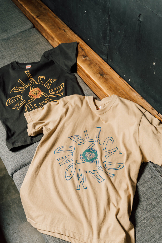 BLACK DIAMOND Tシャツ SAND BEIGE COLOR【オンラインストア限定】