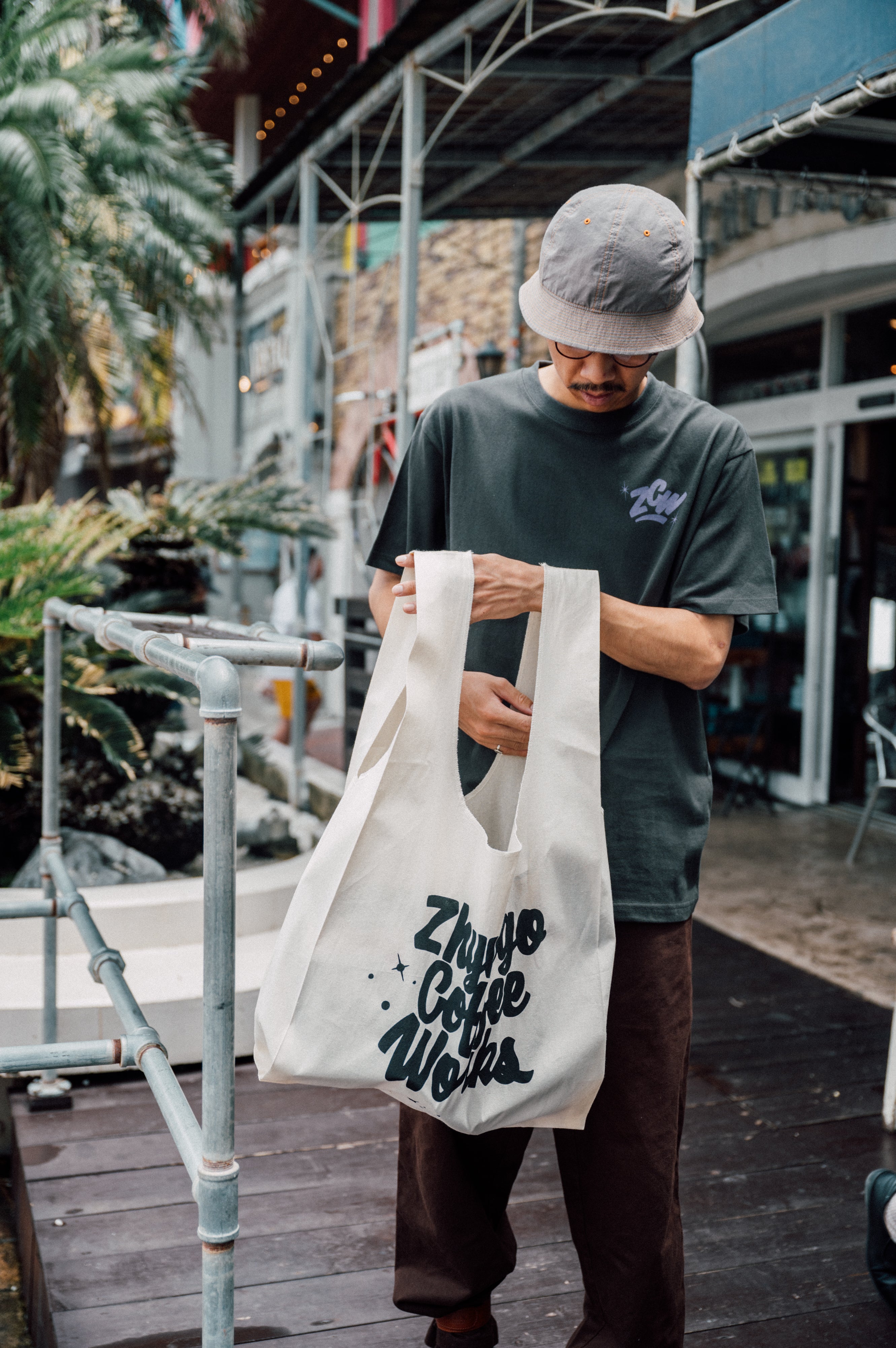 【OUTLET】ZHYVAGO Shiny marché bag