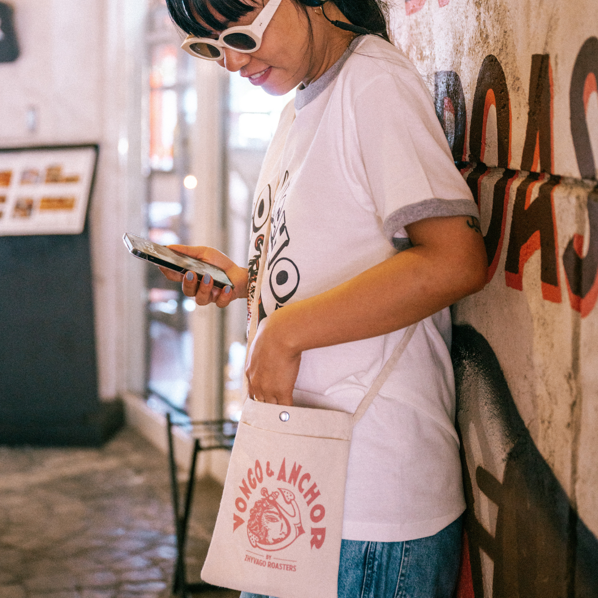 V&A Anchor Elena × ZHYVAGO sacoche