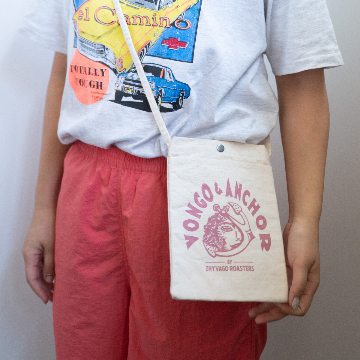 V&A Anchor Elena × ZHYVAGO sacoche