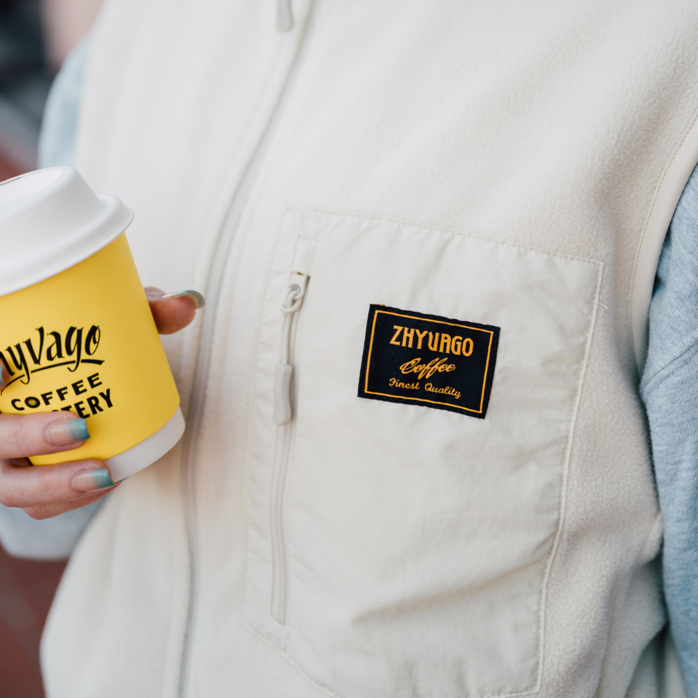 【OUTLET】ZHYVAGO name Micro fleece zip vest