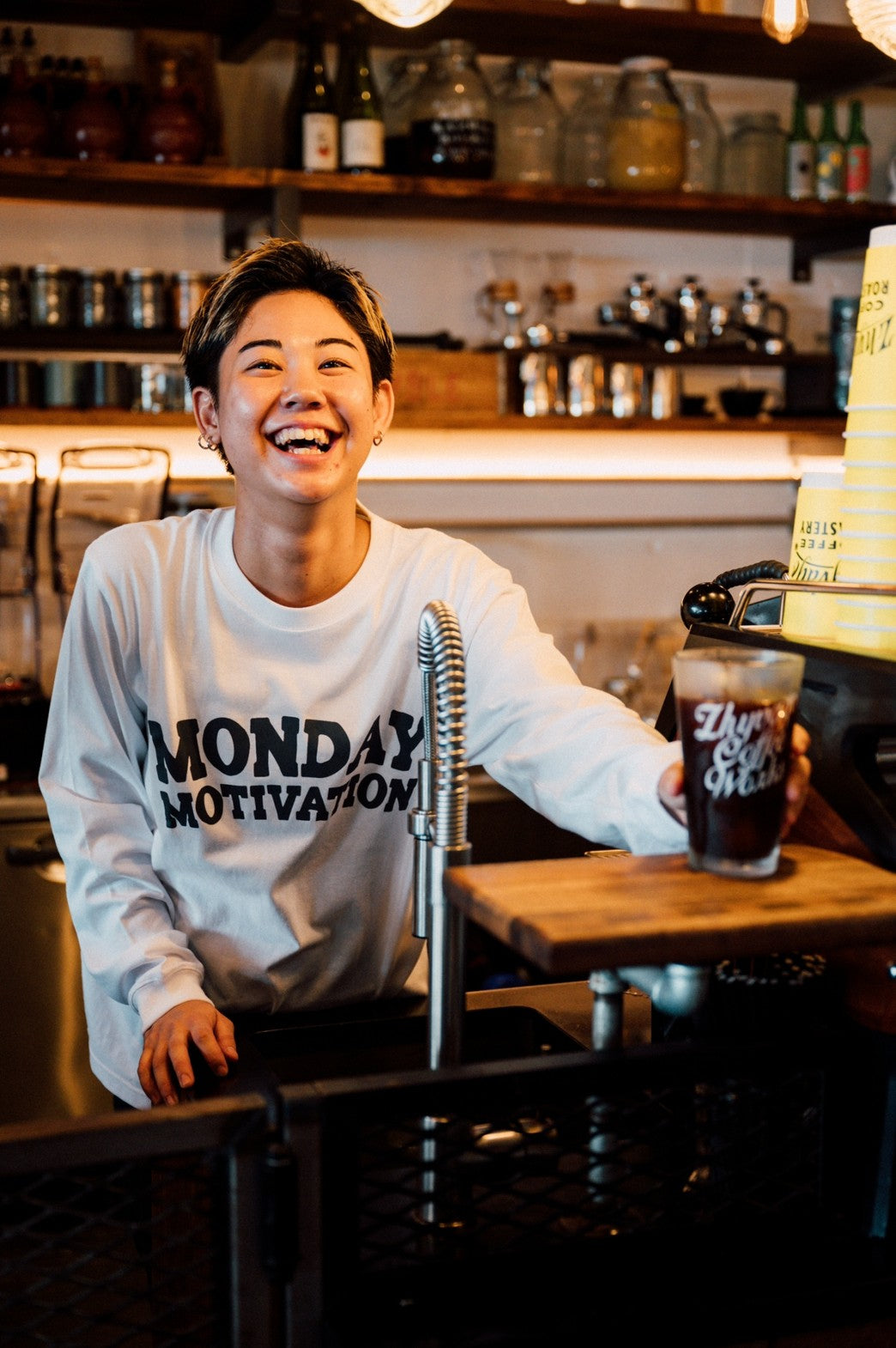 MONDAY MOTIVATION ロングTシャツ