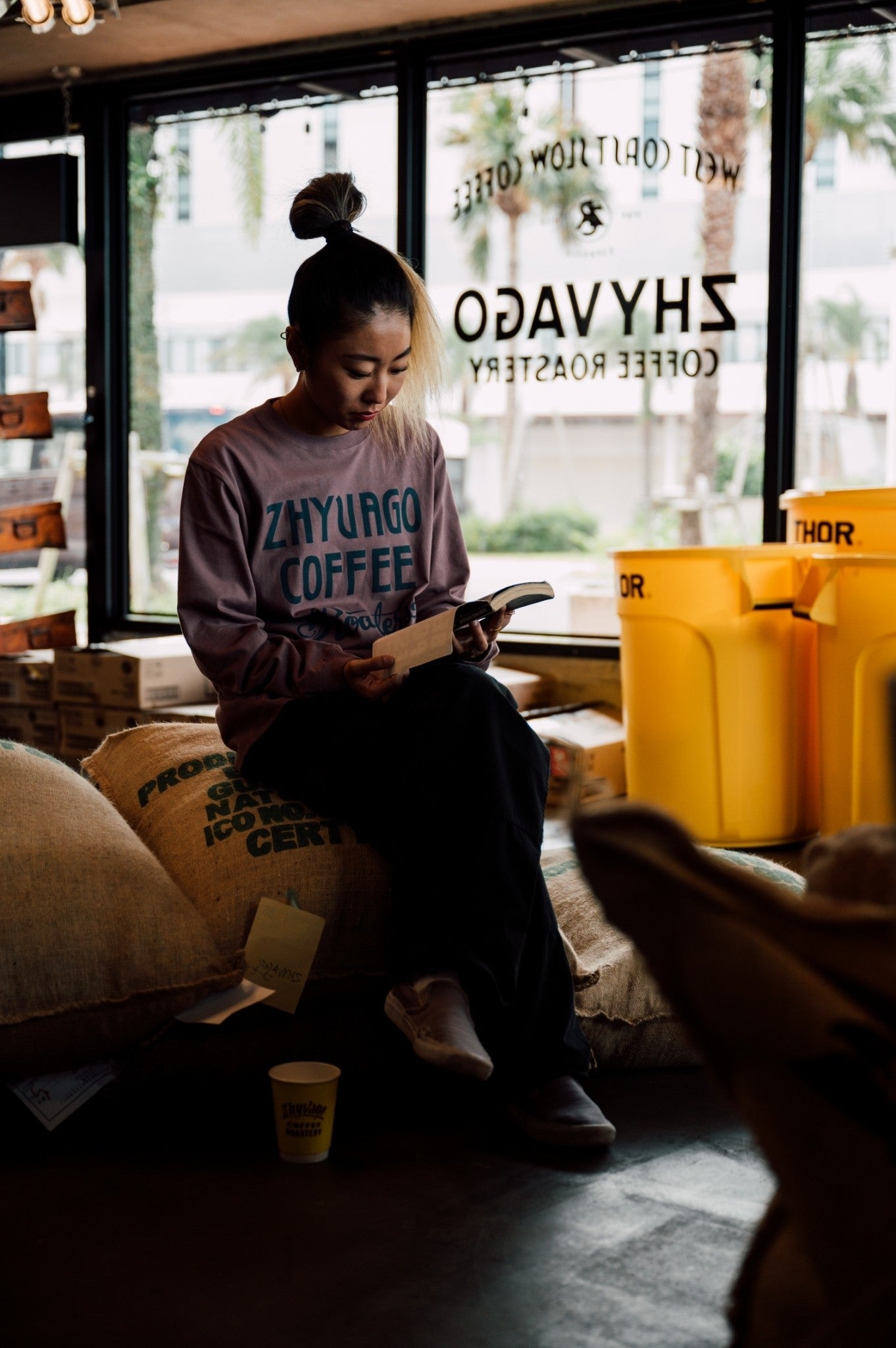 ZHYVAGO College ロングTシャツ