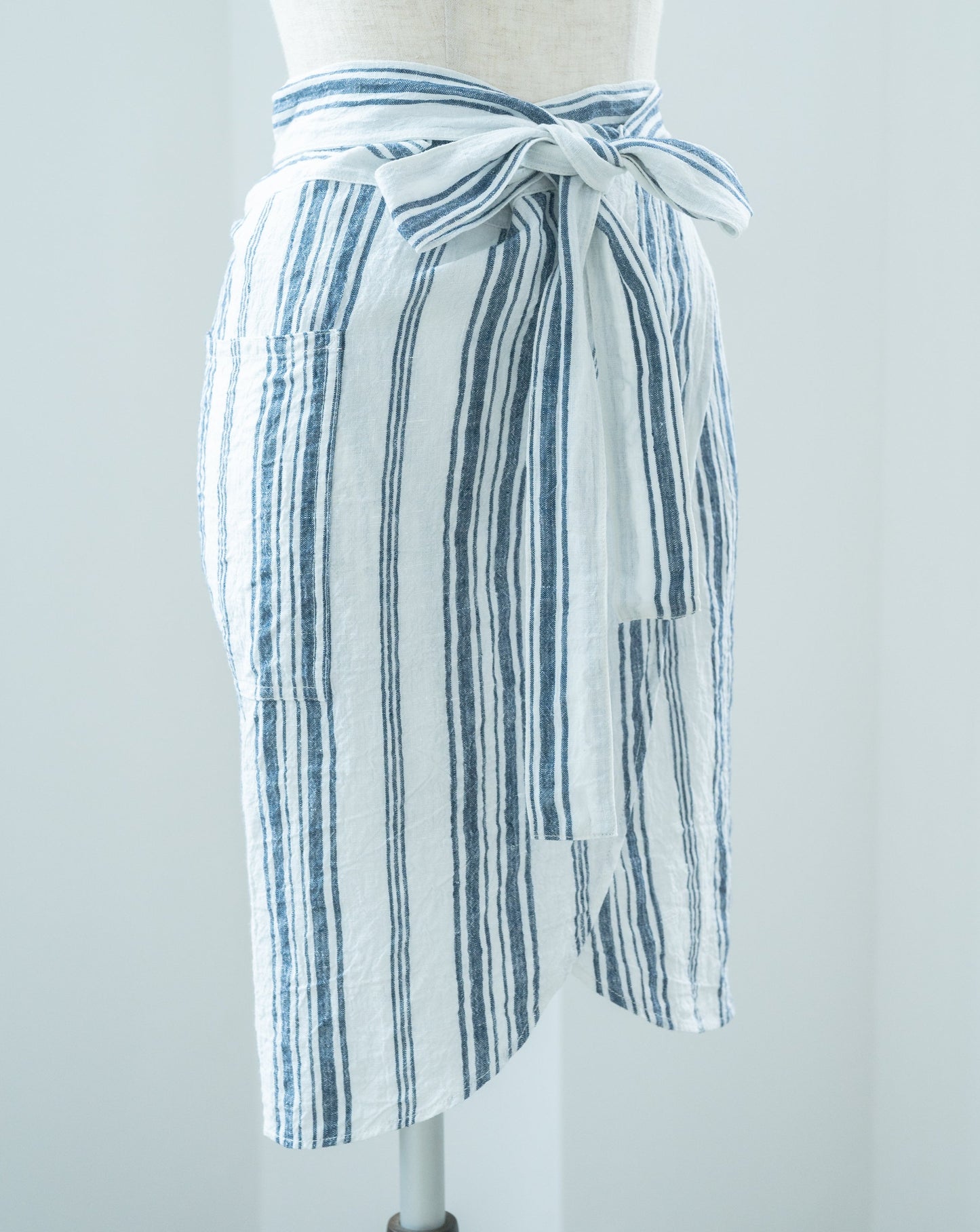 APRON【 Common Bluebottle(2way) WHITE 】- Linen stripe