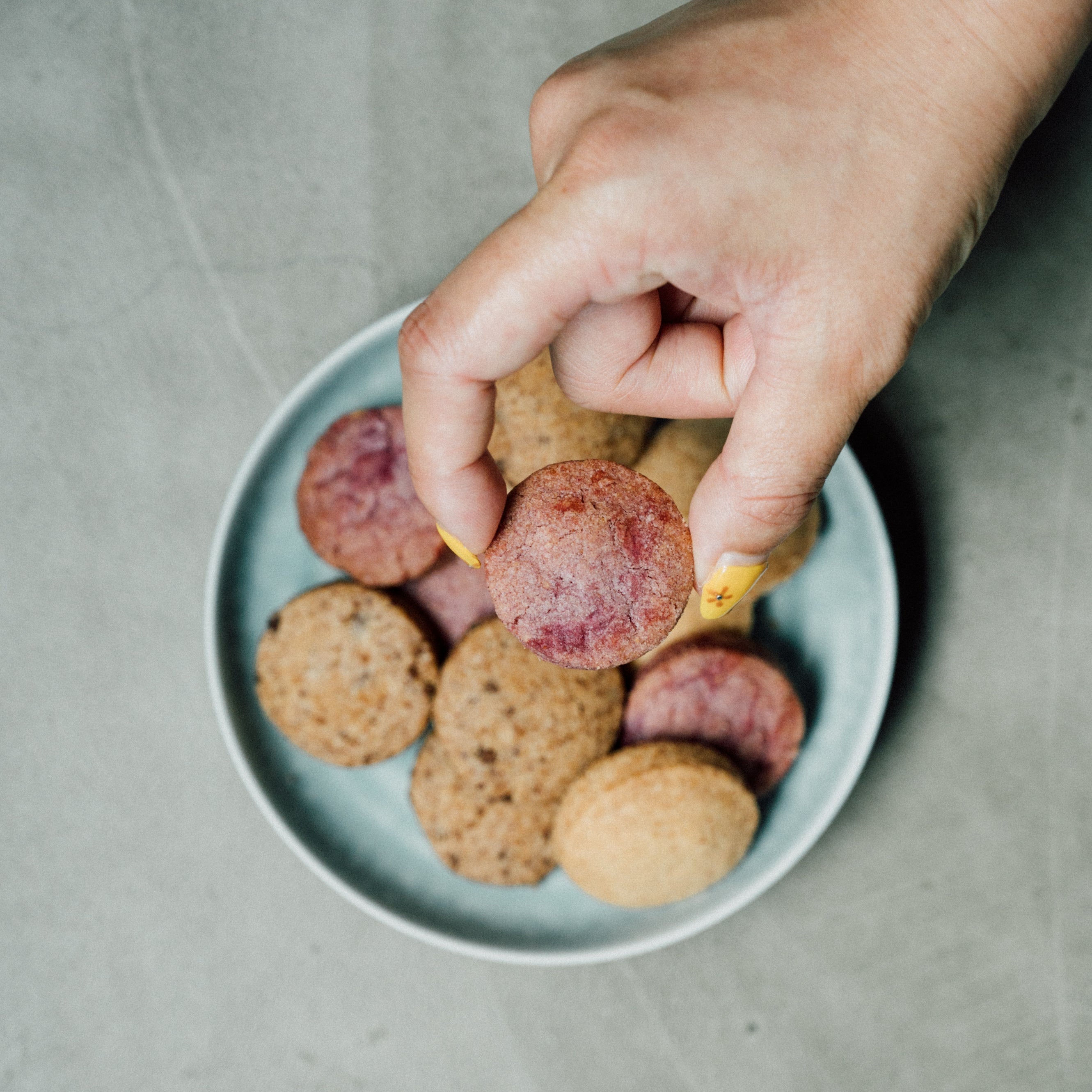 [GIFT BOX] Coffee Beans &amp; Okinawa Snack "Chinsuko"