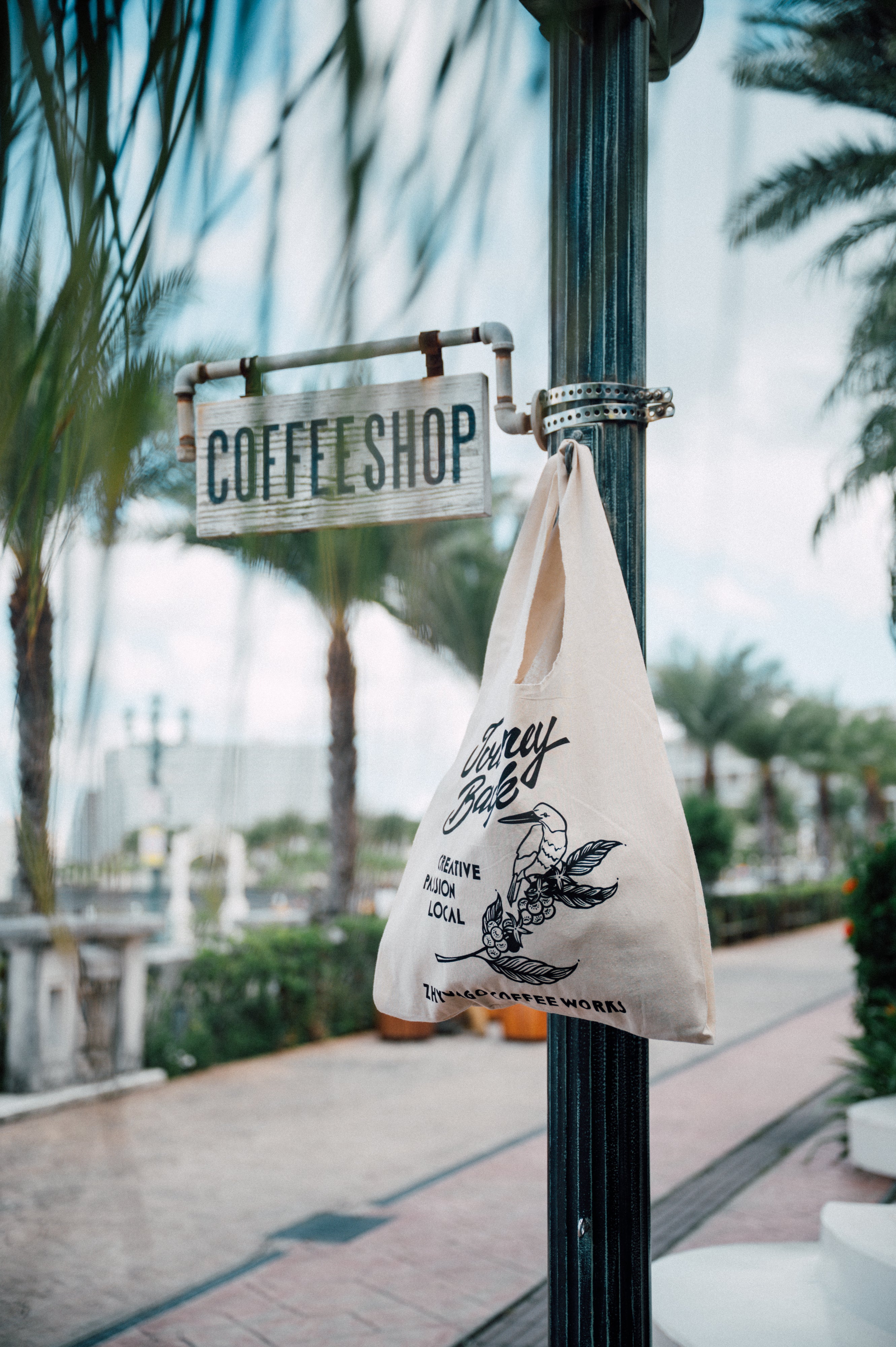 Zhyvago Coffee Works 10th Anniversary "Journey Back" Marché bag
