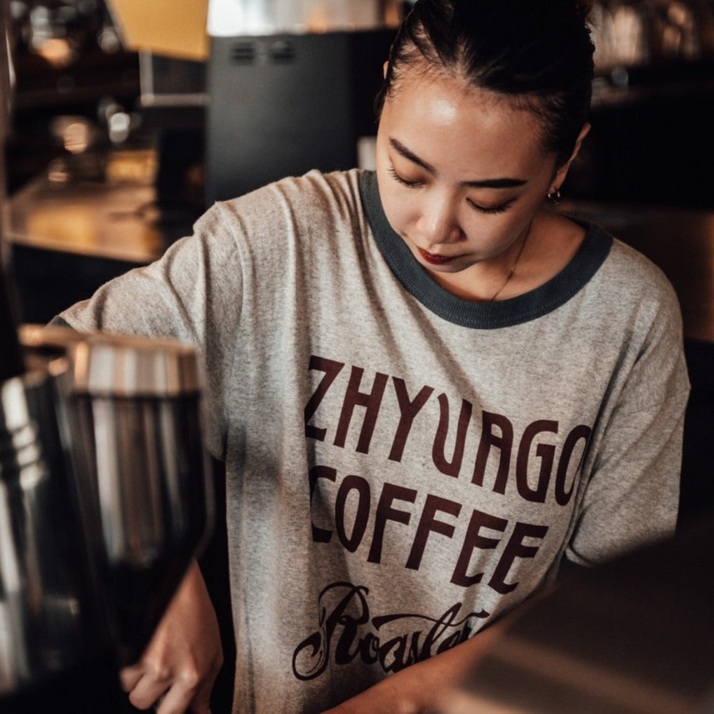 ZCR カレッジ リンガー Tシャツ 50%OFF – Zhyvago Coffee Roastery