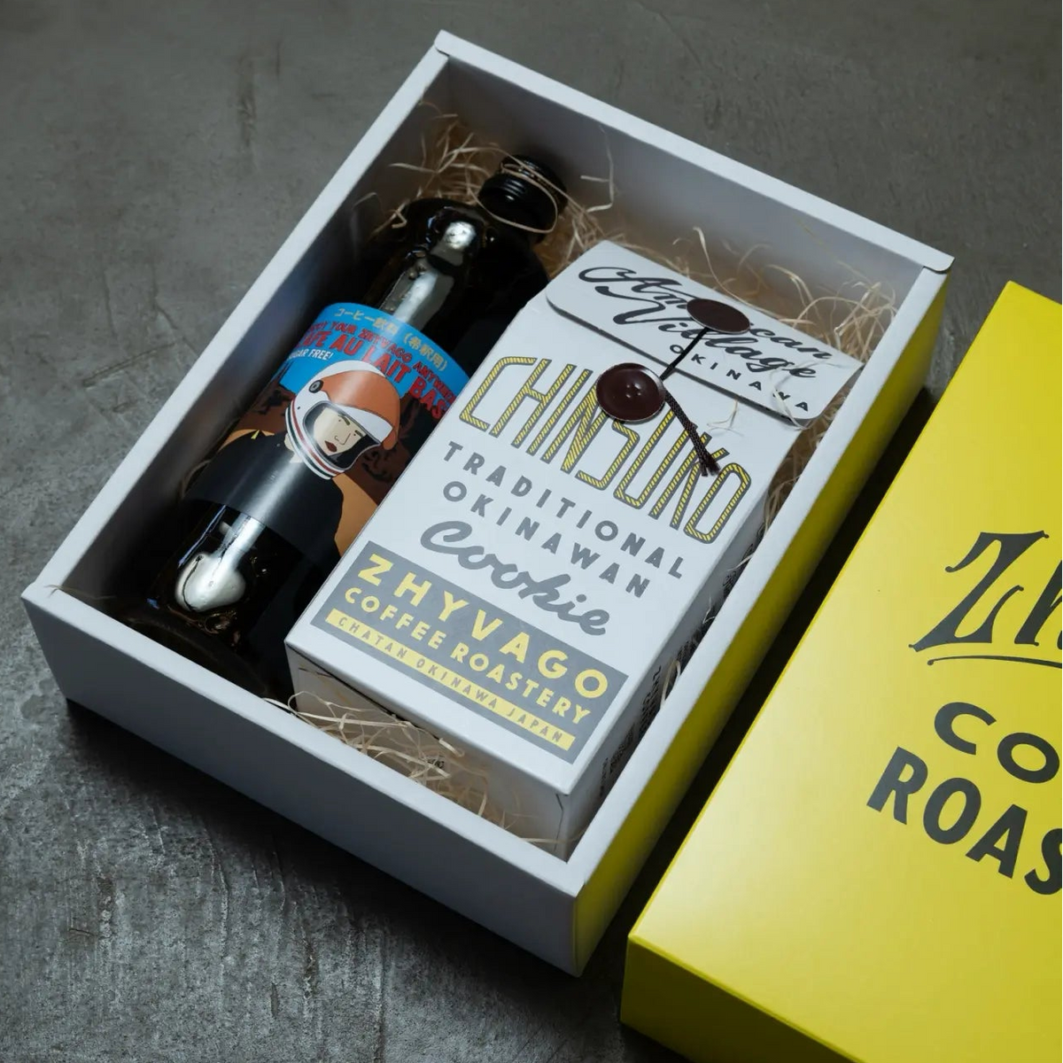 Yellow Gift Box] CAFE AU LAIT BASE + ZHYVAGO CHINSUKO